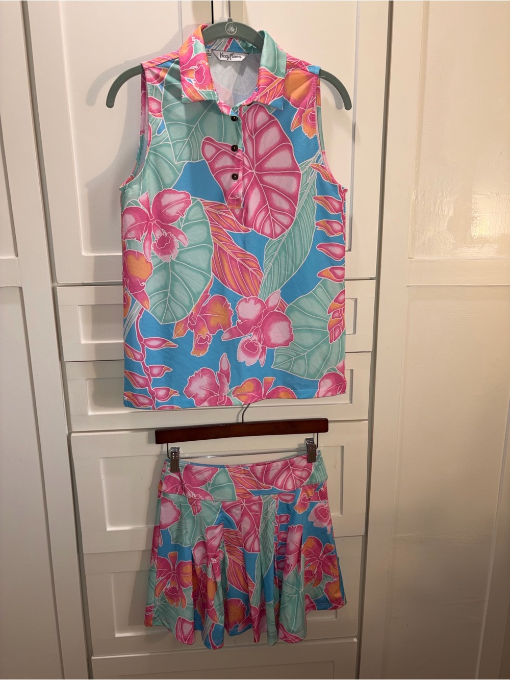 Kenny Flowers Sleeveless Polo & Skort  Set in Pink & Blue Tropical Print Size S
